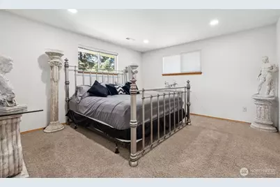 8016 Pacific Highway S, Federal Way, WA 98003 - Photo 15
