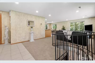 8016 Pacific Highway S, Federal Way, WA 98003 - Photo 7