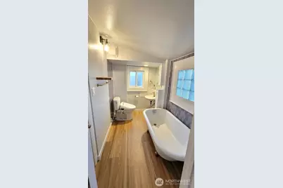 5621 Brooklyn Avenue NE, Seattle, WA 98105 - Photo 13