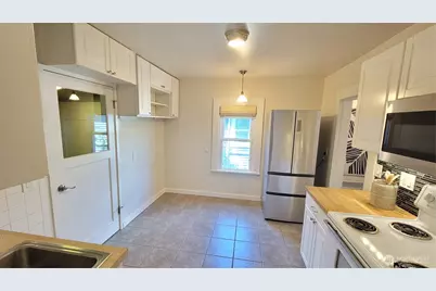 5621 Brooklyn Avenue NE, Seattle, WA 98105 - Photo 7