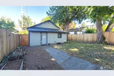 5621 Brooklyn Avenue NE, Seattle, WA 98105 - Photo 17