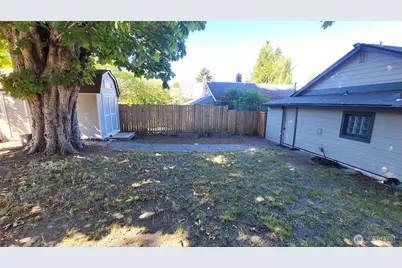 5621 Brooklyn Avenue NE, Seattle, WA 98105 - Photo 21