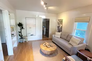 5621 Brooklyn Ave NE, Seattle, WA 98105 - Photo 3