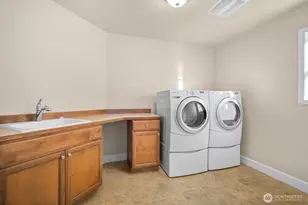 34823 SE Moffat St, Snoqualmie, WA 98065 - Photo 31