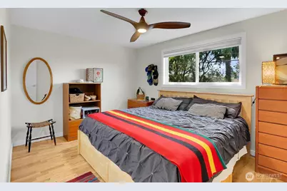 5625 SW Teig Place, Seattle, WA 98116 - Photo 13