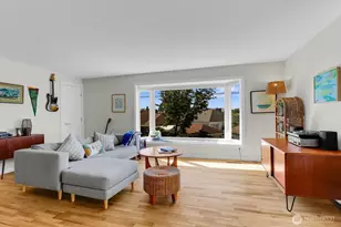 5625 SW Teig Pl, Seattle, WA 98116 - Photo 3