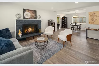 1067 Anacortes Avenue NE, Renton, WA 98059 - Photo 3