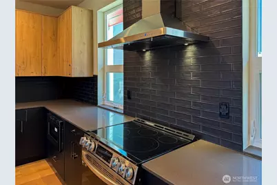 6905 42nd Avenue S #B, Seattle, WA 98118 - Photo 3