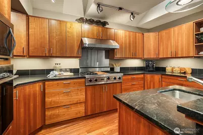 267 Shannon Drive SE, Bainbridge Island, WA 98110 - Photo 15