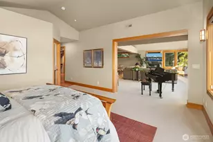 267 Shannon Dr SE, Bainbridge Island, WA 98110 - Photo 21