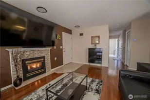 15633 44th Ave W, Lynnwood, WA 98087 - Photo 1