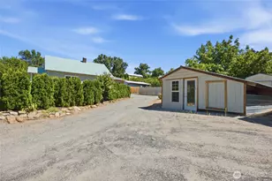 1921 Sunset Hwy, East Wenatchee, WA 98802 - Photo 3