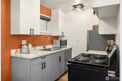 4111 Whitman Avenue N #205, Seattle, WA 98103 - Photo 9