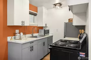 4111 Whitman Ave N, Seattle, WA 98103 - Photo 9