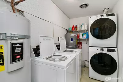 4111 Whitman Avenue N #205, Seattle, WA 98103 - Photo 17
