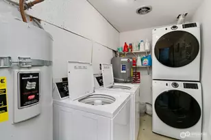 4111 Whitman Ave N, Seattle, WA 98103 - Photo 17