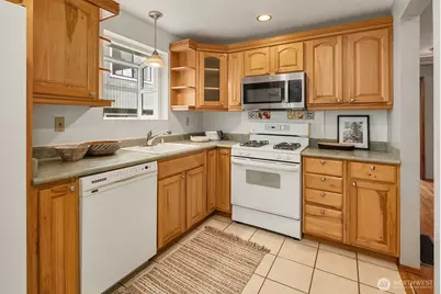 225 32nd Avenue E, Seattle, WA 98112 - Photo 7