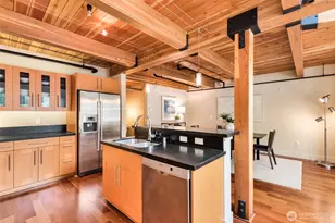530 Broadway E, Seattle, WA 98012 - Photo 11