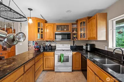13315 Valley Avenue E, Sumner, WA 98390 - Photo 9