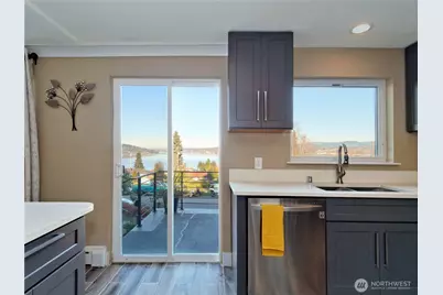 7809 S Sunnyrest Road, Seattle, WA 98178 - Photo 13