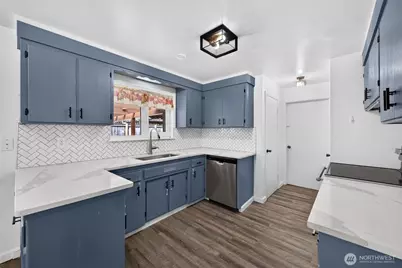 2323 N Highland Street, Tacoma, WA 98406 - Photo 9