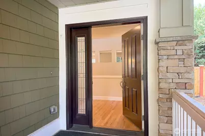 913 273rd Place SE, Sammamish, WA 98075 - Photo 3