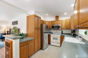 15805 SE 12th Pl, Bellevue, WA 98008 - Photo 11