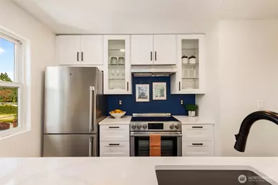 215 N 120th Street #301, Seattle, WA 98133 - Photo 9