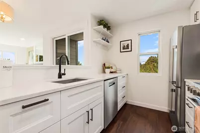 215 N 120th Street #301, Seattle, WA 98133 - Photo 11