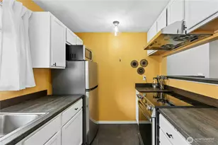 1132 N 198th St, Shoreline, WA 98133 - Photo 9