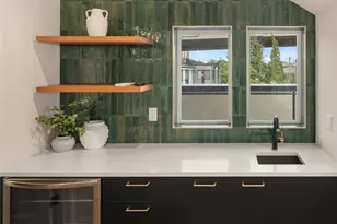 454 NE 40th St, Seattle, WA 98105 - Photo 15