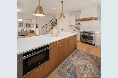 454 NE 40th Street, Seattle, WA 98105 - Photo 9