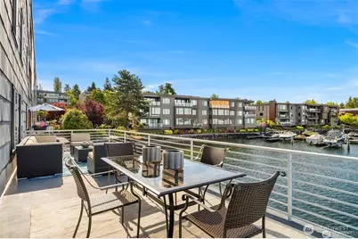 733 Lake Street S #111, Kirkland, WA 98033 - Photo 3