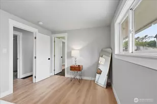 1724 N Narrows Dr, Tacoma, WA 98406 - Photo 17