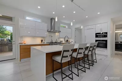 1527 Lyons Avenue NE, Renton, WA 98059 - Photo 11