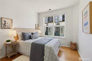 10045 NE 1st St, Bellevue, WA 98004 - Photo 21