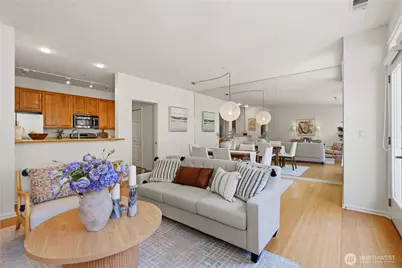 10045 NE 1st Street #327, Bellevue, WA 98004 - Photo 9