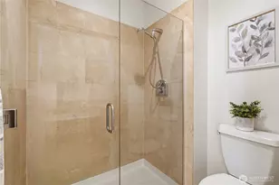 10045 NE 1st St, Bellevue, WA 98004 - Photo 19
