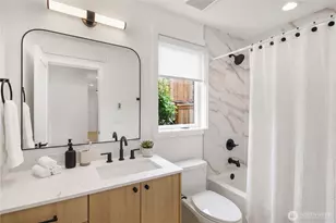 3638 Greenwood Ave N, Seattle, WA 98103 - Photo 7