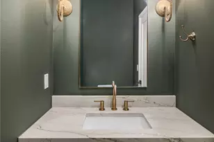 3638 Greenwood Ave N, Seattle, WA 98103 - Photo 9