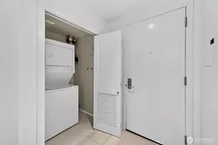 2721 1st Ave, Seattle, WA 98121 - Photo 17