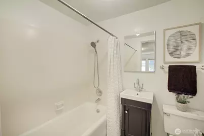 4725 15th Avenue NE #16, Seattle, WA 98105 - Photo 17
