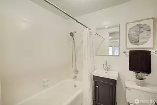 4725 15th Ave NE, Seattle, WA 98105 - Photo 17