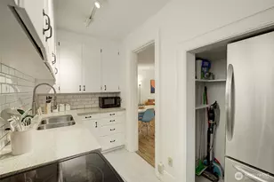 4725 15th Ave NE, Seattle, WA 98105 - Photo 13