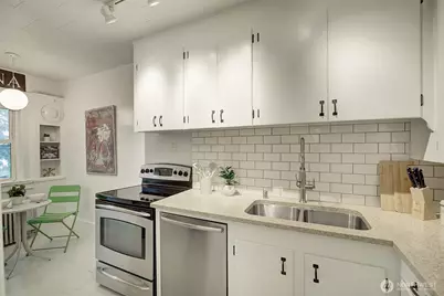 4725 15th Avenue NE #16, Seattle, WA 98105 - Photo 15