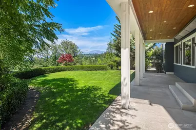 13907 SE 81st Place, Newcastle, WA 98059 - Photo 5