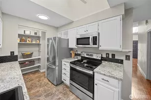 8904 121st St, Puyallup, WA 98373 - Photo 11