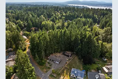 940 Hillandale Drive E, Port Orchard, WA 98366 - Photo 33