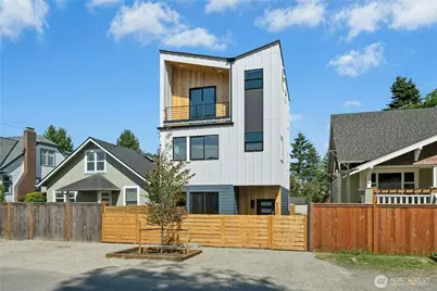 9240 Dayton Avenue N, Seattle, WA 98103 - Photo 1