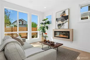 9240 Dayton Ave N, Seattle, WA 98103 - Photo 3